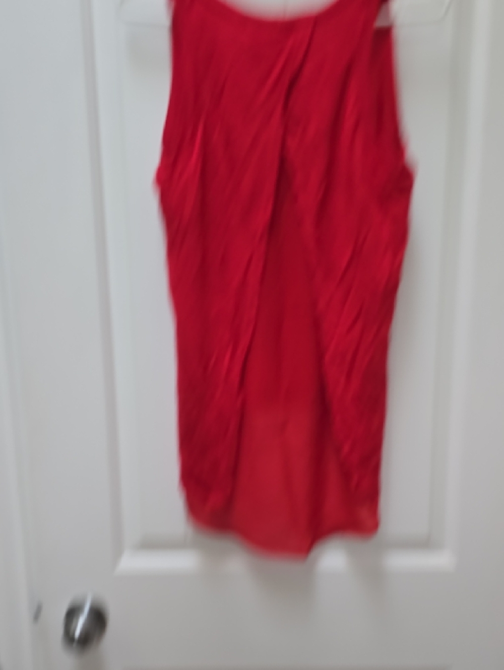 Red High-Low Sleeveless Tank Top - Picture 3 of 3